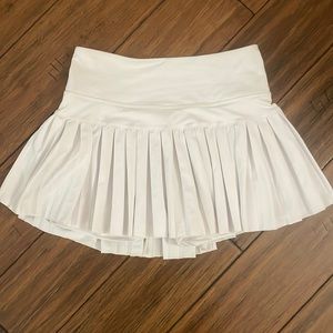 White Gold Hinge Skirt Size Small